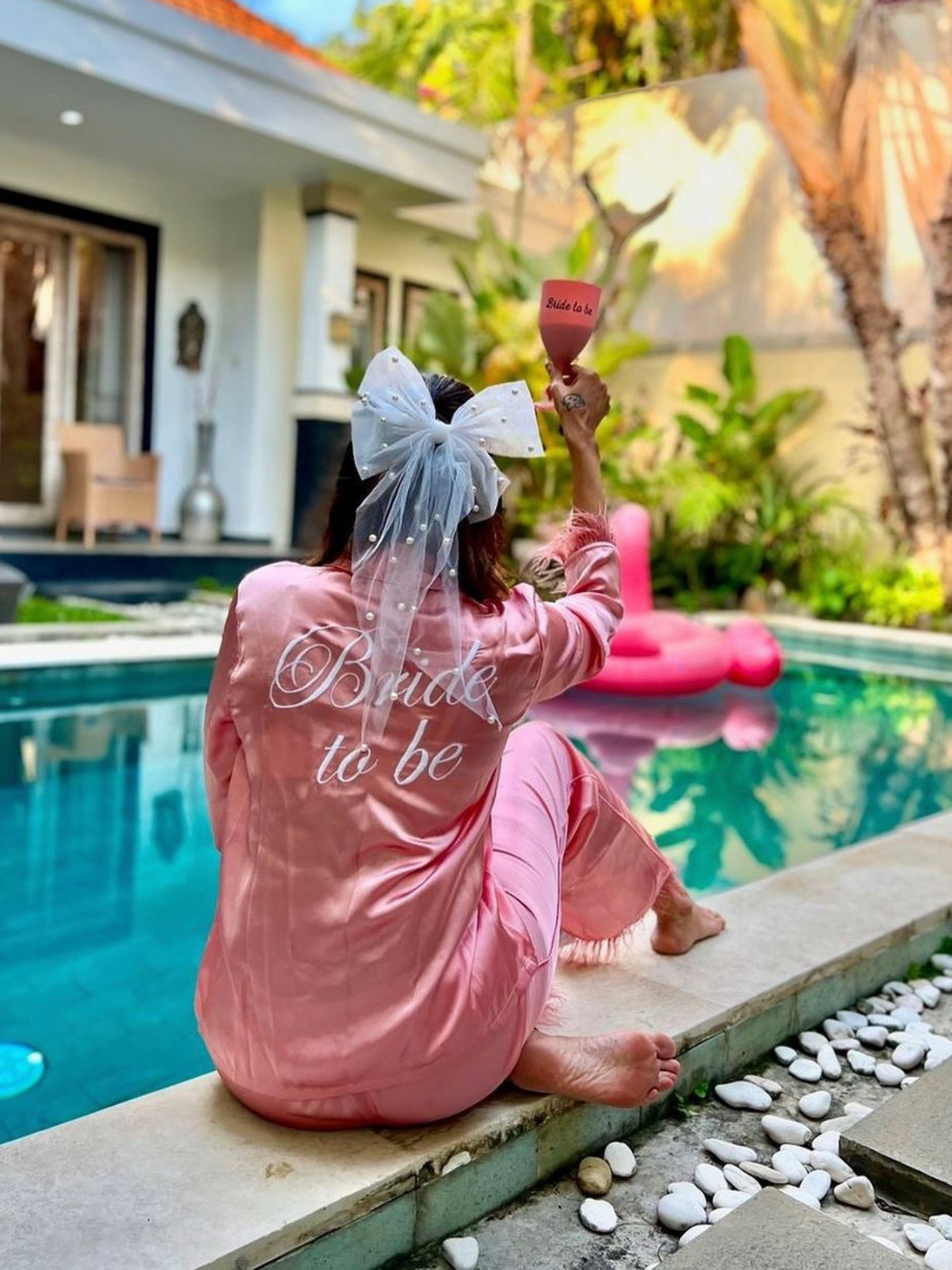 Pink Bride-to-be Feather Set
