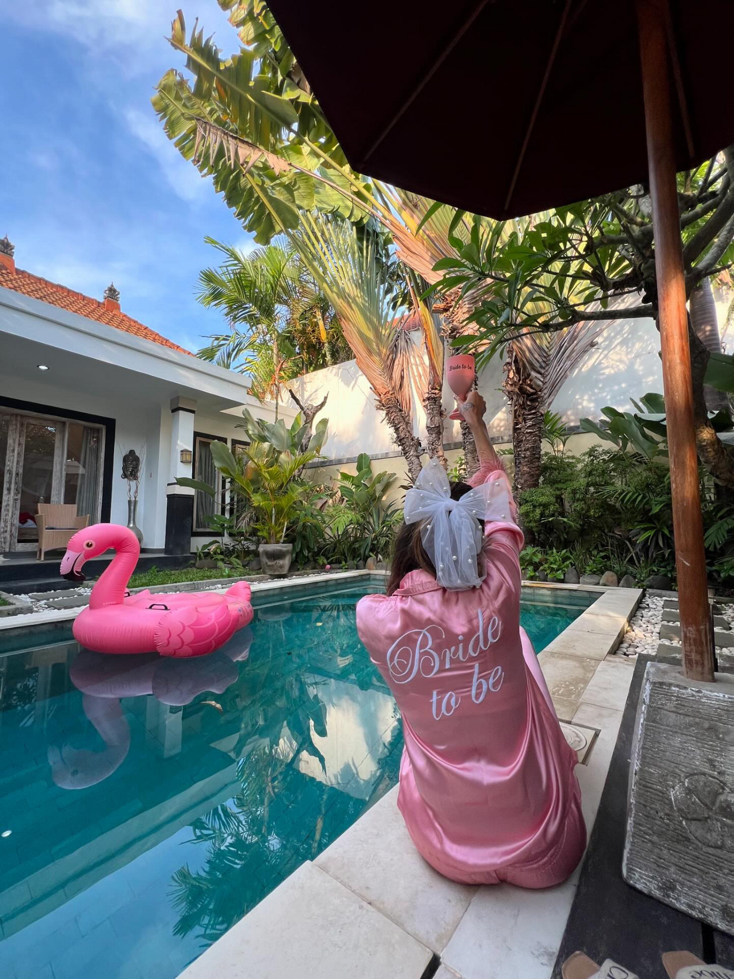 Pink Bride-to-be Feather Set
